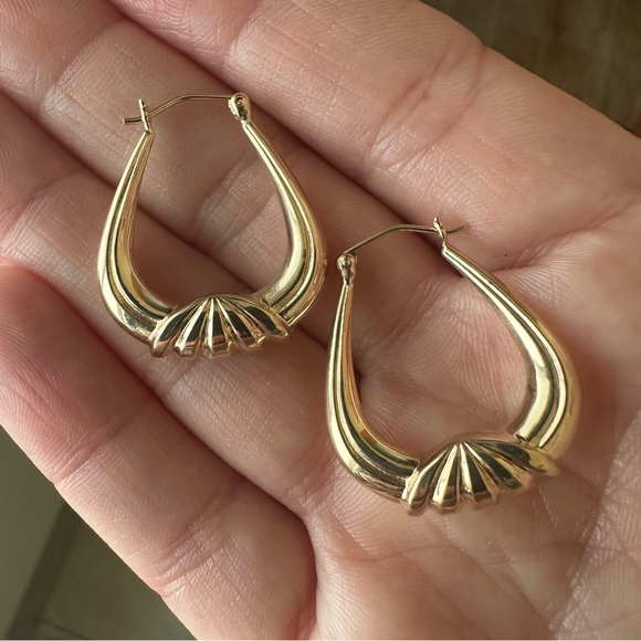 14k Solid Gold Hoop Earrings - Picture 15 of 16